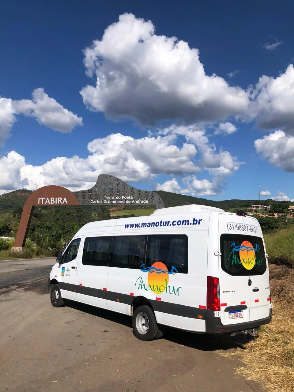 Van Manotur em Itabira, Minas Gerais
